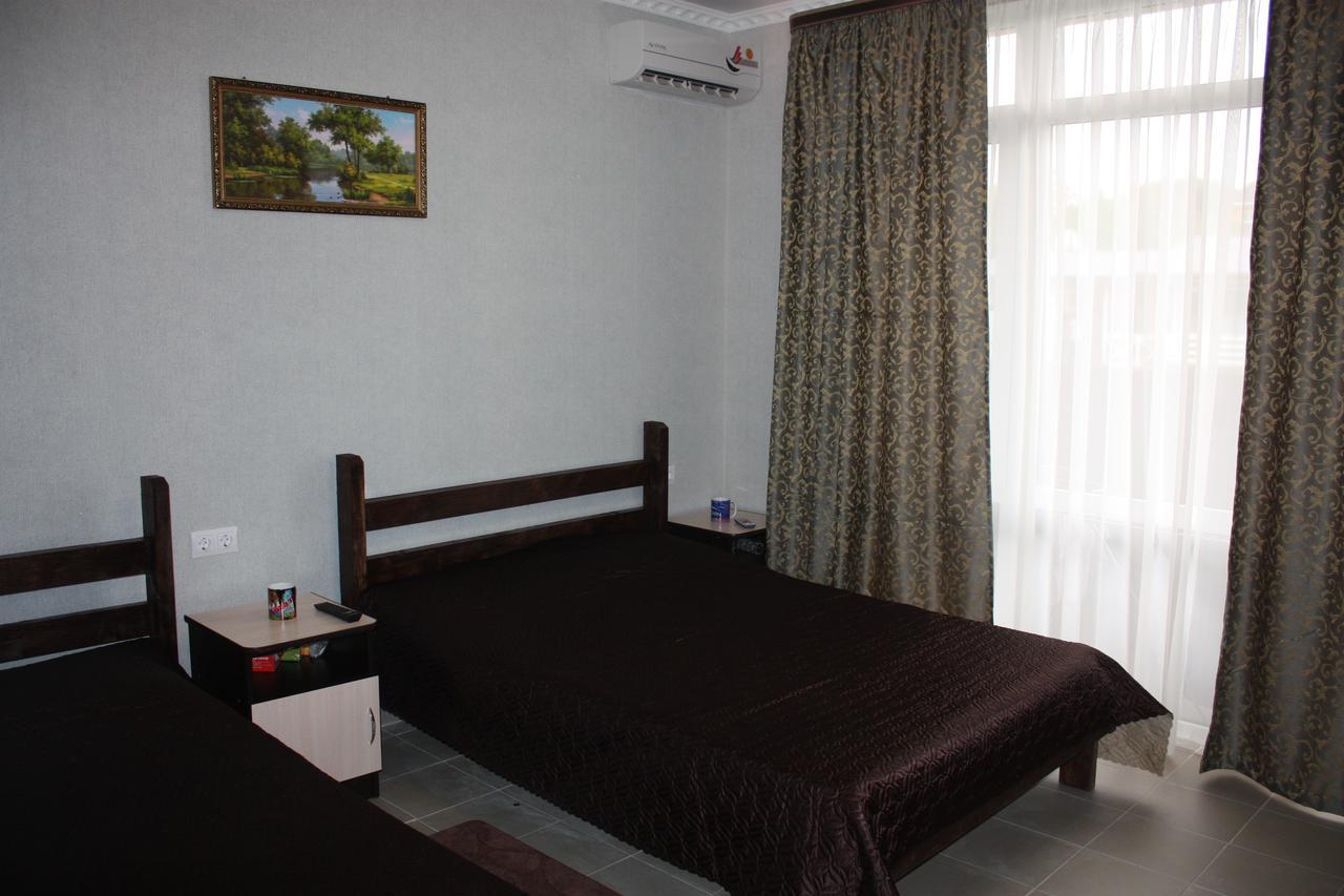 Viktoria Hotel Pizunda Extérieur photo